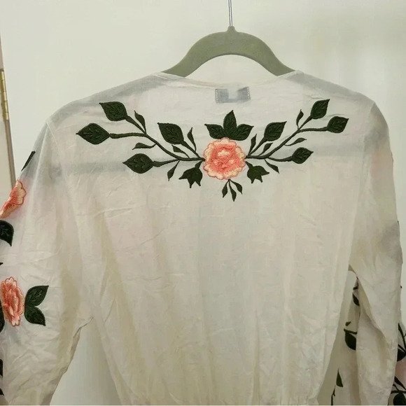 Buddha Sayulita Embroidered Avalon Rose Floral Tie front romper shorts onesie - Picture 5 of 11